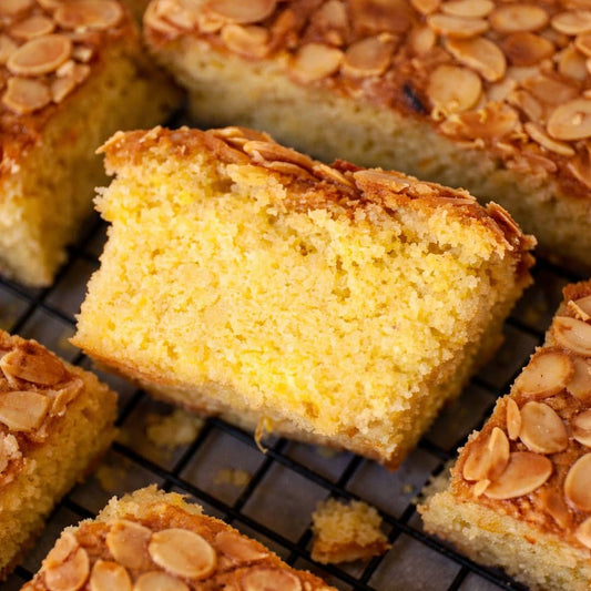 Zitronenkuchen mit Mandeln - Low-Carb & Keto